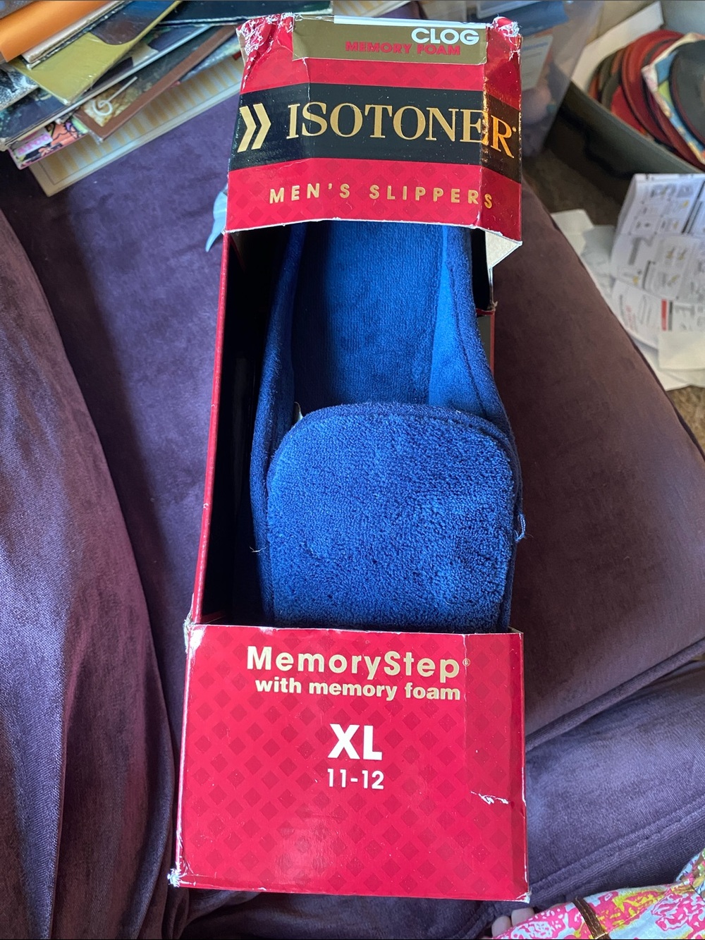 Isotoner Men's Slippers in Navy Blue/ XL/ 11-12